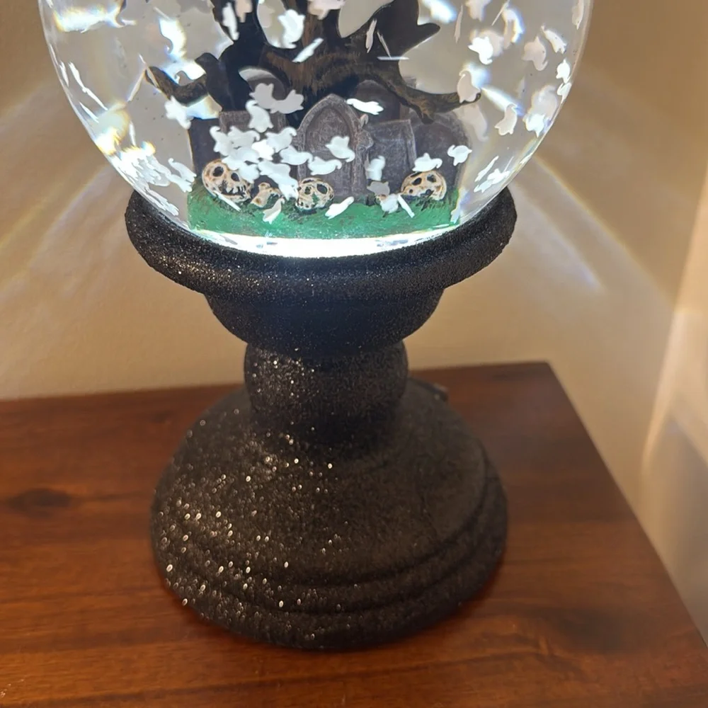 Bath & Body Works Halloween Cemetery Pedestal Lighted Water Globe Candle Holder